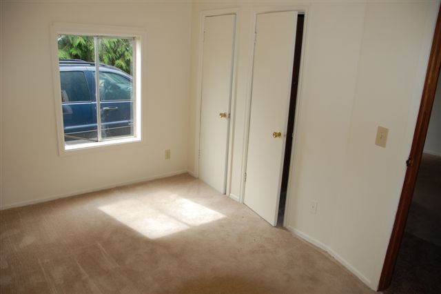 Building Photo - 3 br, 1.5 bath House - 740 Pacific Drive