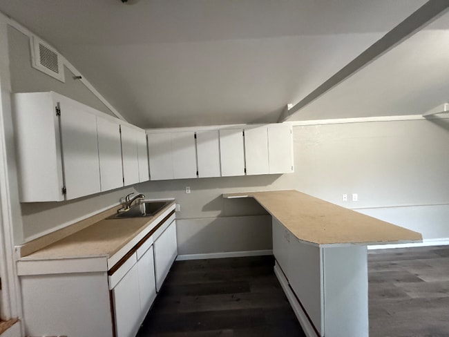 Building Photo - 1166 NE Turner Dr