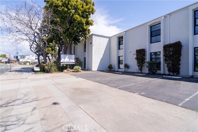 Building Photo - 6679 Linda Vista Rd