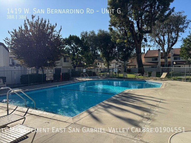 Foto del edificio - 1419 W San Bernardino Rd