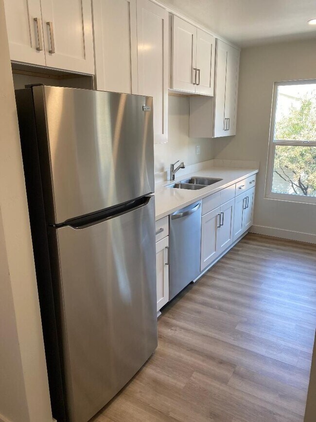 Foto del edificio - 2048 Swazey St