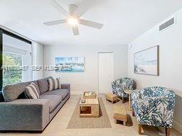 Foto del edificio - 350 Grapetree Dr