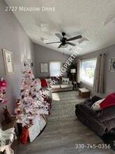 Building Photo - 2727 Meadow Dr