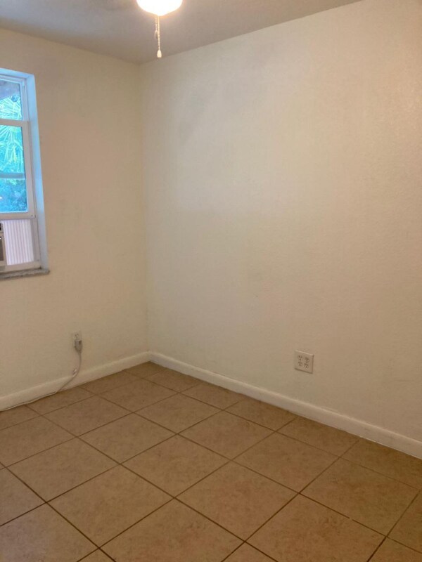 Foto del edificio - 6733 Lodge Ave