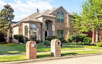 Building Photo - 9679 Briardale Dr