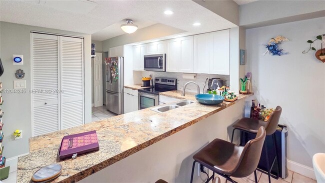 Foto del edificio - 8590 SW 212th St