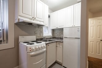 Building Photo - 54 Maitland St