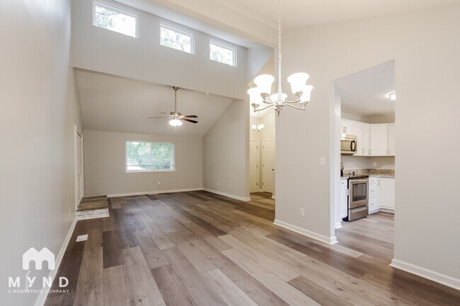 Building Photo - 8008 Beacon Hills Rd