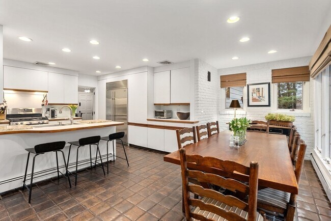 Foto del edificio - 21 Gail Rd