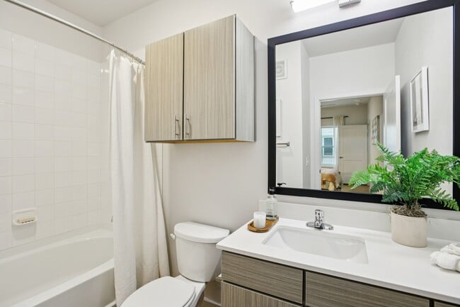 Building Photo - Matador