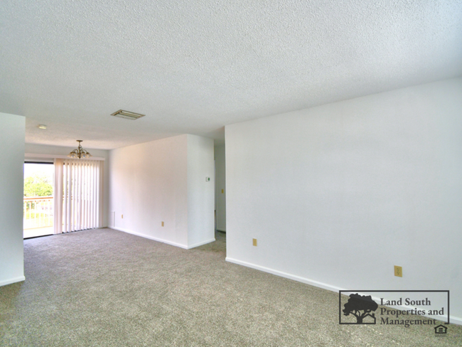 Foto del edificio - 1920 Edgewood Dr