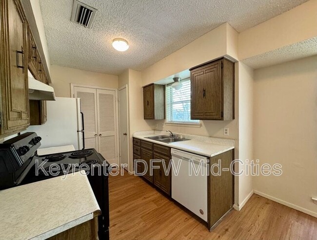 Foto del edificio - 338 Beatty Dr