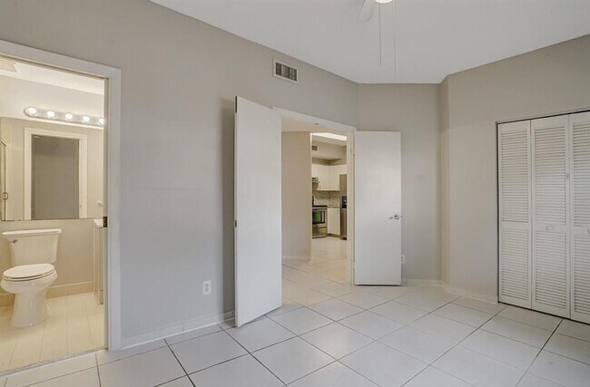 Foto del edificio - 401 SW 158th Ter
