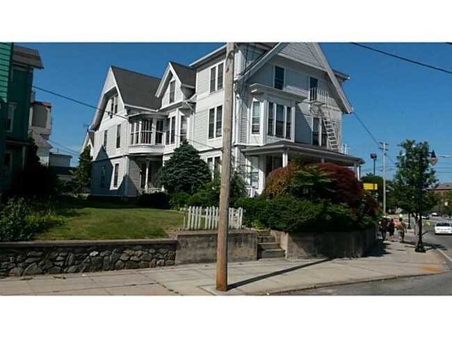 Primary Photo - 19 Hamlet Ave