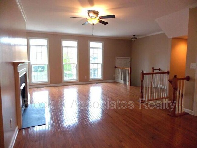 Foto del edificio - 4008 Abbey Park Way