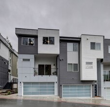 Building Photo - 17338 90th Dr NE
