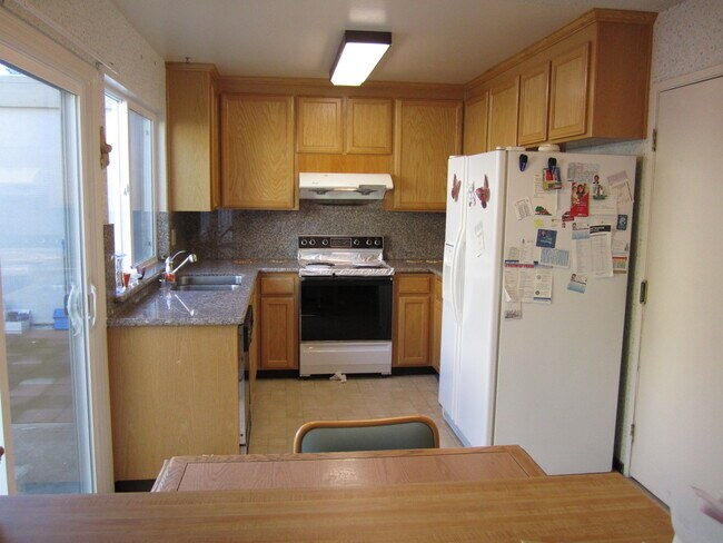 Building Photo - 8059 Park Villa Cir