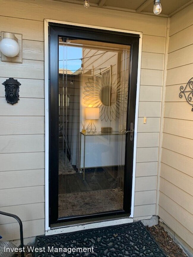 Building Photo - 2 br, 2 bath House - 8604 NE MASON DRIVE, #13