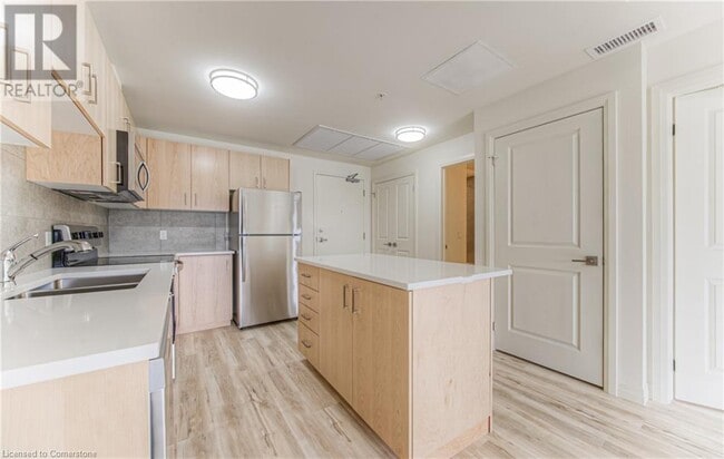 Building Photo - 301 Westmount Rd W