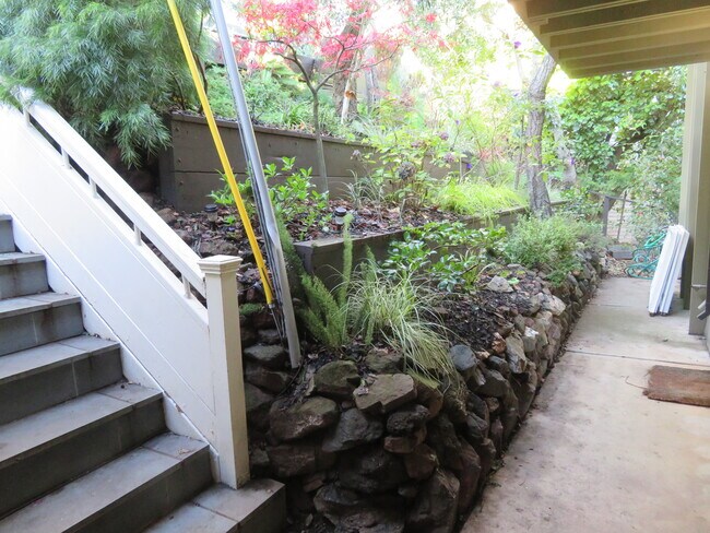 Building Photo - 380 Sausalito Blvd