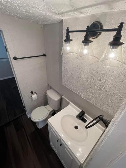 Building Photo - 2009 N Combee Rd