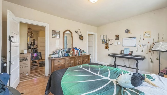 Building Photo - 5131 Pine St