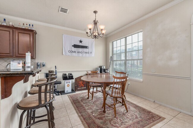 Building Photo - Spacious 4 Bed, 4 Bath Condo Minutes from ...