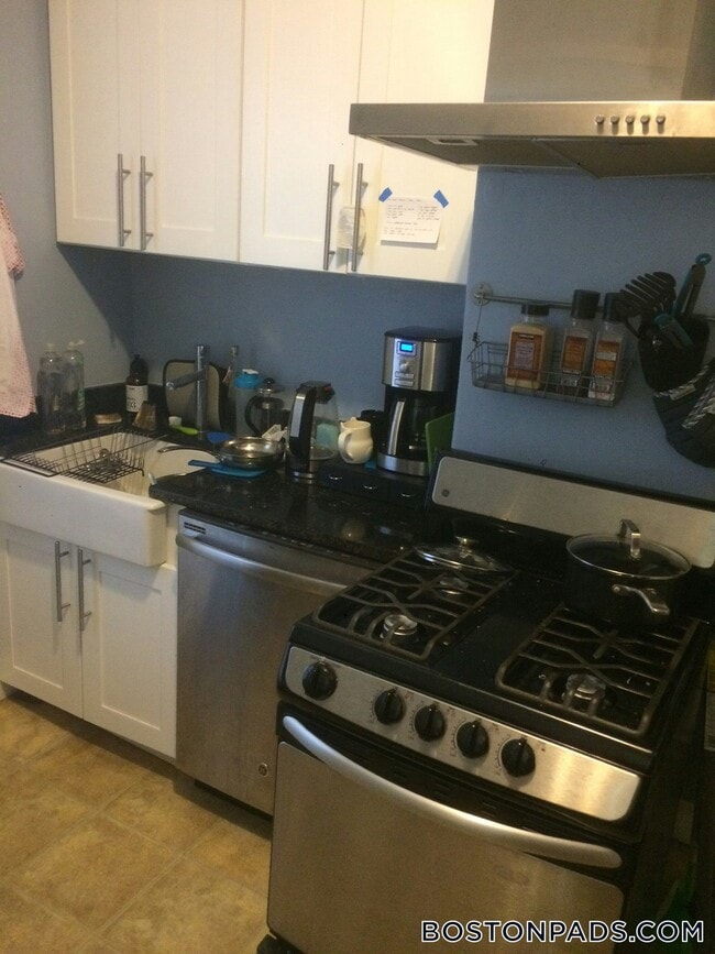 Building Photo - 137 Columbia St