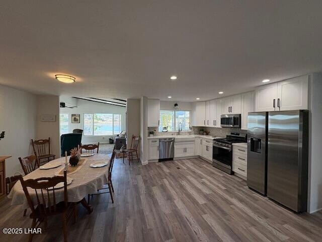 Foto del edificio - 230 E Riverfront Dr