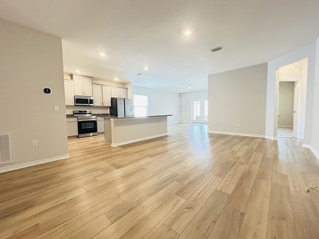Foto del edificio - 6230 Forest Pines Dr