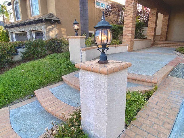 Foto del edificio - 83 Fairlane Rd