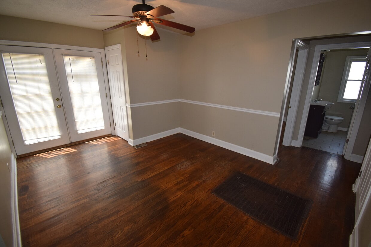 Foto principal - VIRTUAL SHOWINGS AVAILABLE - 4 Bedroom Hou...