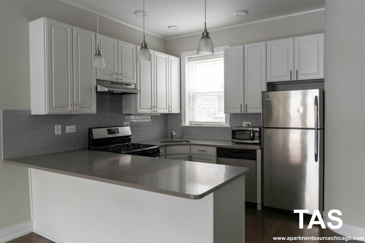 Foto principal - 3854 N Southport Ave
