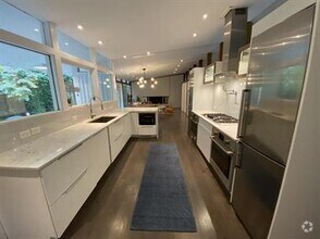 Building Photo - 2104 Zuppke Dr