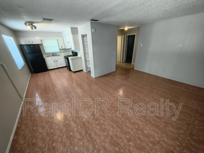 Photo - 3135 Pine Tree Ave House
