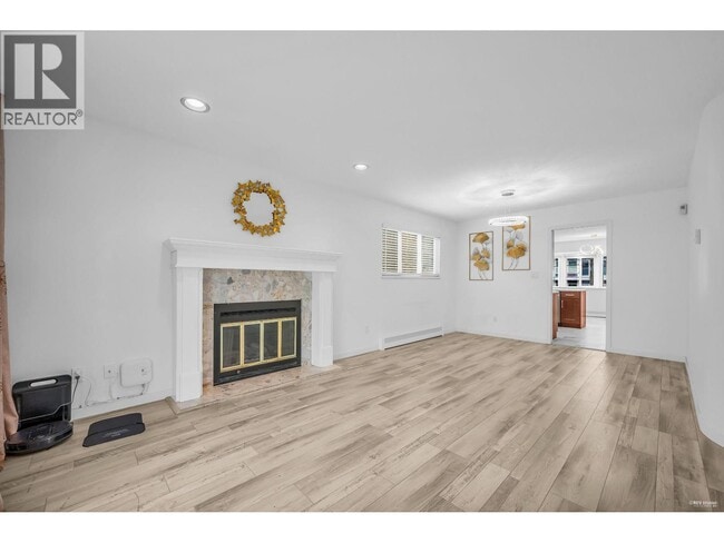 Building Photo - 62 W 63rd Ave