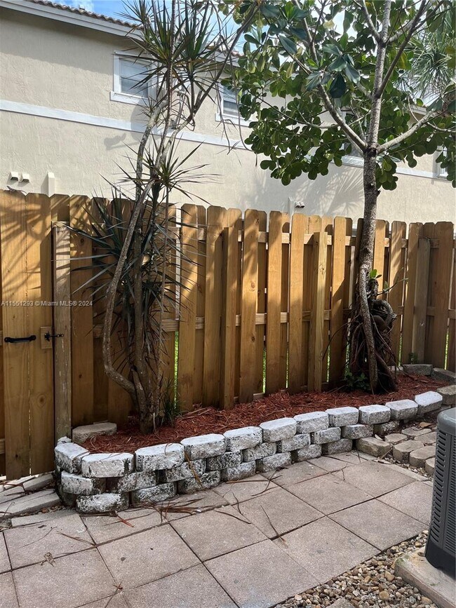 Building Photo - 2243 NW 170th Ave