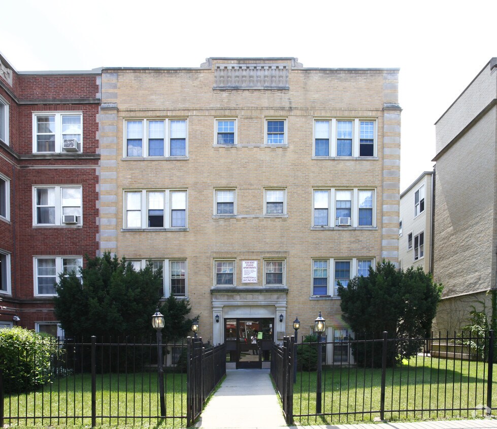 Building Photo - 1421 W Farwell Ave