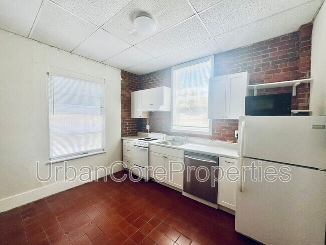 Foto del edificio - 360 13th Ave NE