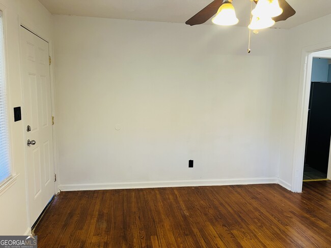 Building Photo - 50 Lone Oak St