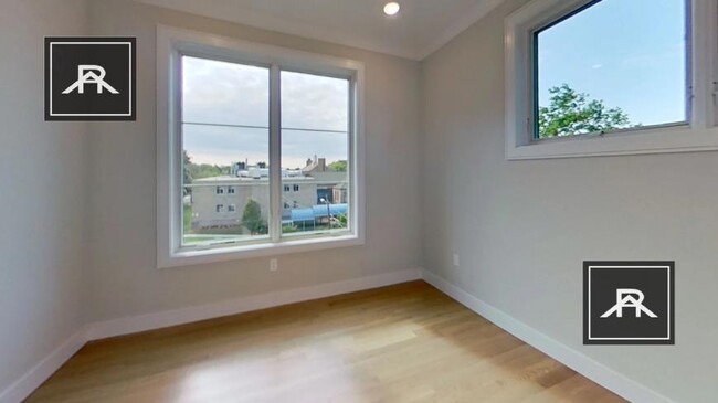Foto del edificio - 5 bedroom in Brighton MA 02135