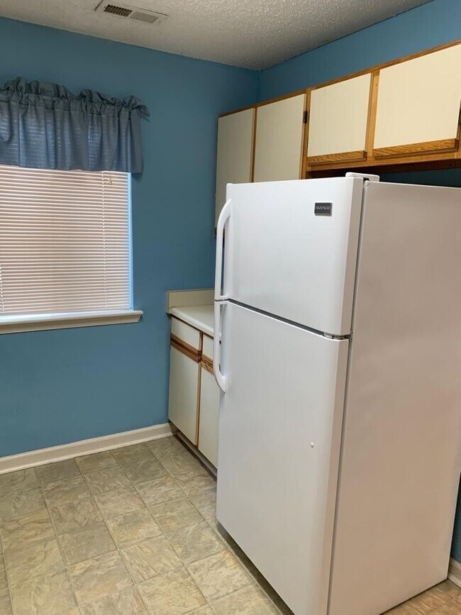 Foto del edificio - 2 BEDROOM 2 BATH  FOR $1275/month