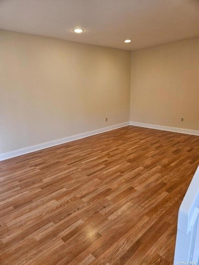 Building Photo - 208 Springmeadow Dr