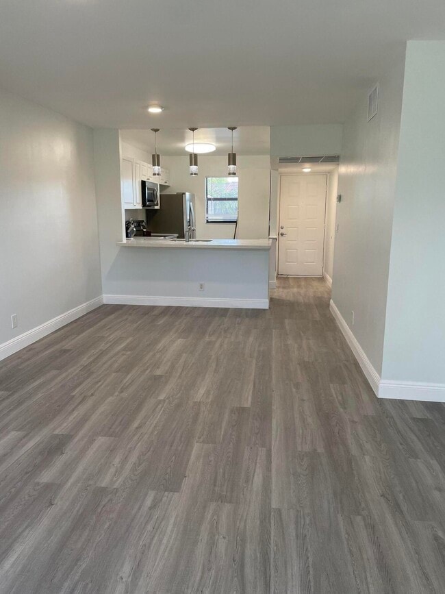 Foto del edificio - 7101 Golf Colony Ct