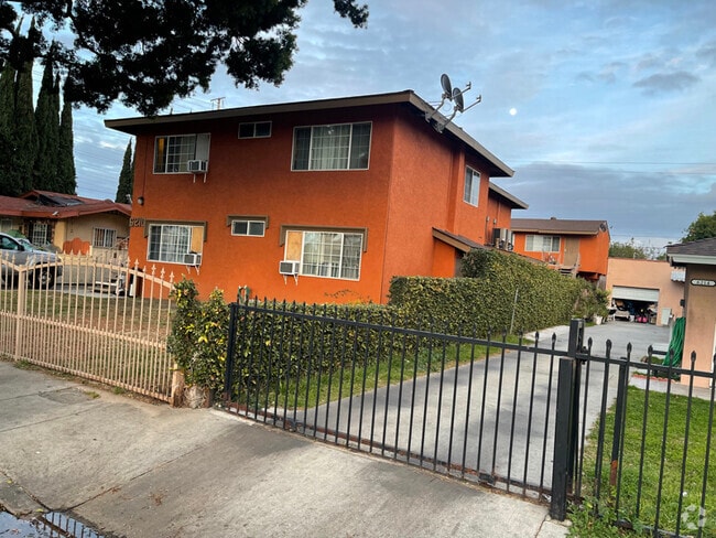 6210 Prospect Ave