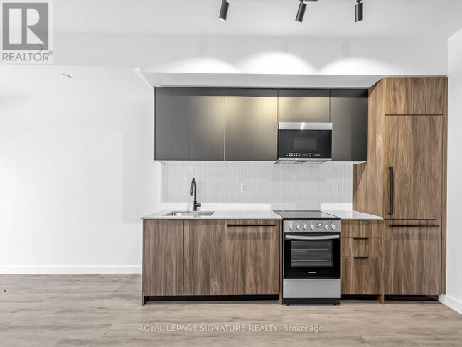 Photo du bâtiment - 1635 Military Trail