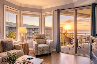 Building Photo - 10 N Forest Beach Dr