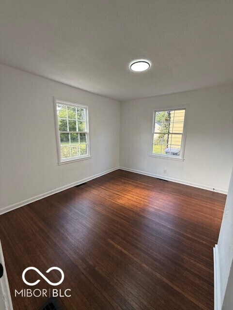 Foto del edificio - 3528 N Euclid Ave