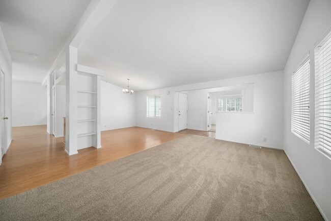 Foto del edificio - Large 3/2 Home in 55 & Older Community