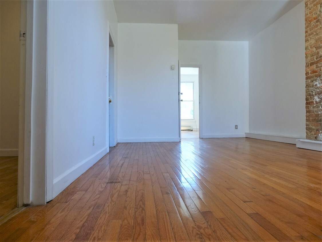 Foto principal - 159 Pulaski St